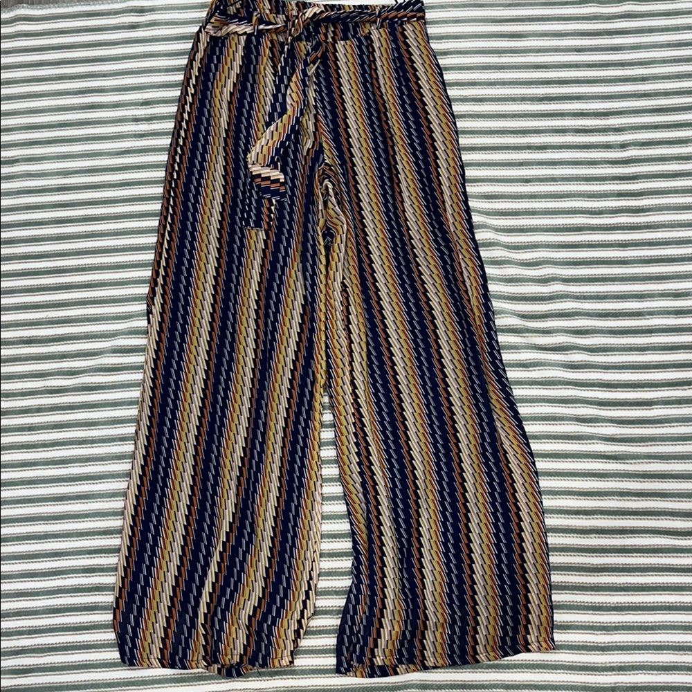 Fashion Nova Patterned Wide-Leg Lined Pants